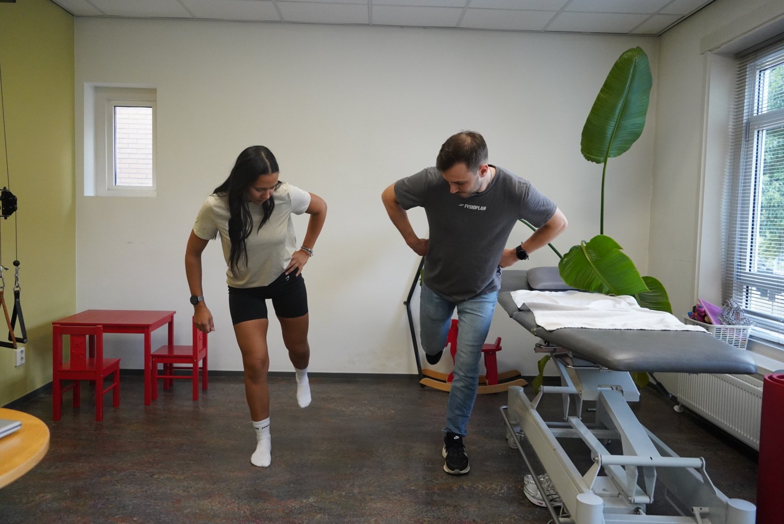 Sportspecifieke beenoefening met de fysiotherapeut